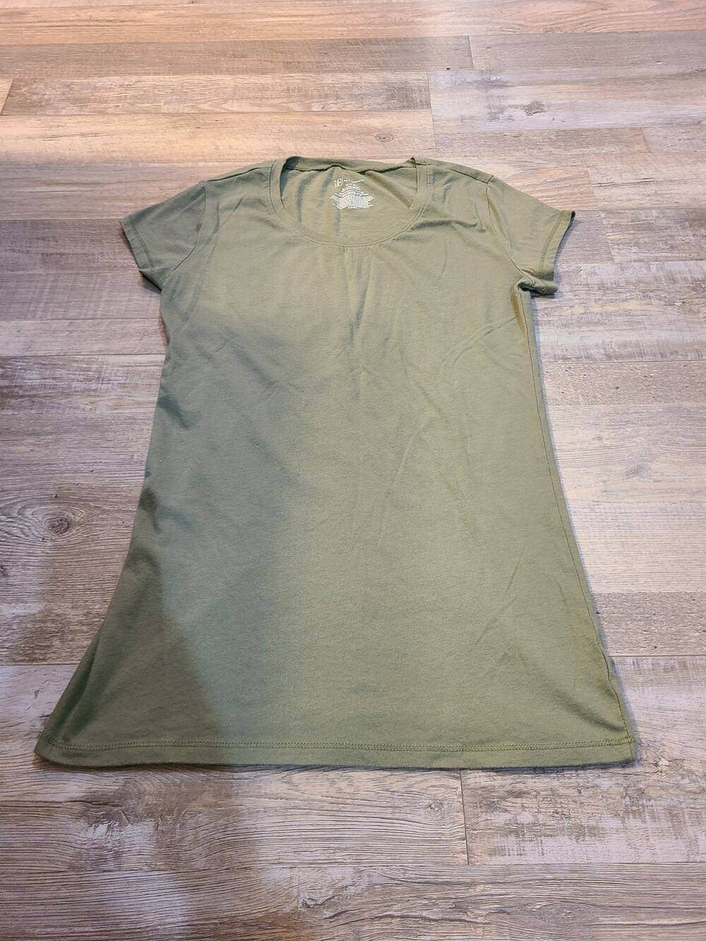 Nobo medium 7-9 juniors olive leaves basic tee